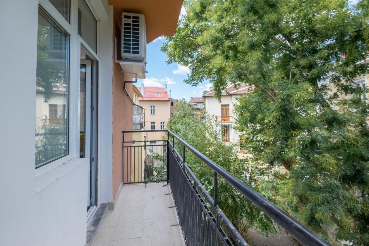 Bluewaveplace - Contemporary Home In Center Of София Екстериор снимка