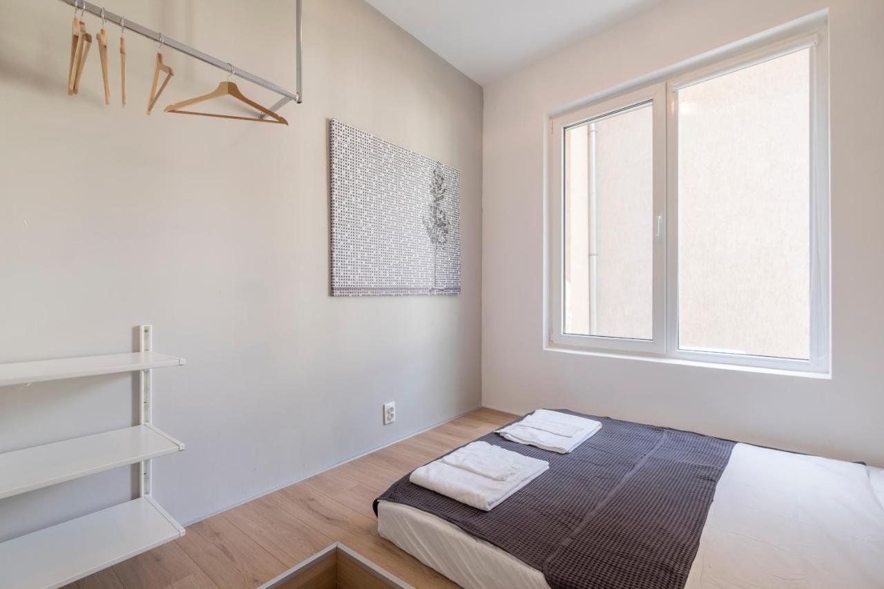 Bluewaveplace - Contemporary Home In Center Of София Екстериор снимка